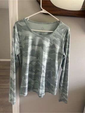 RBX Long Sleeve Camo Tee in Light Sage and Gray